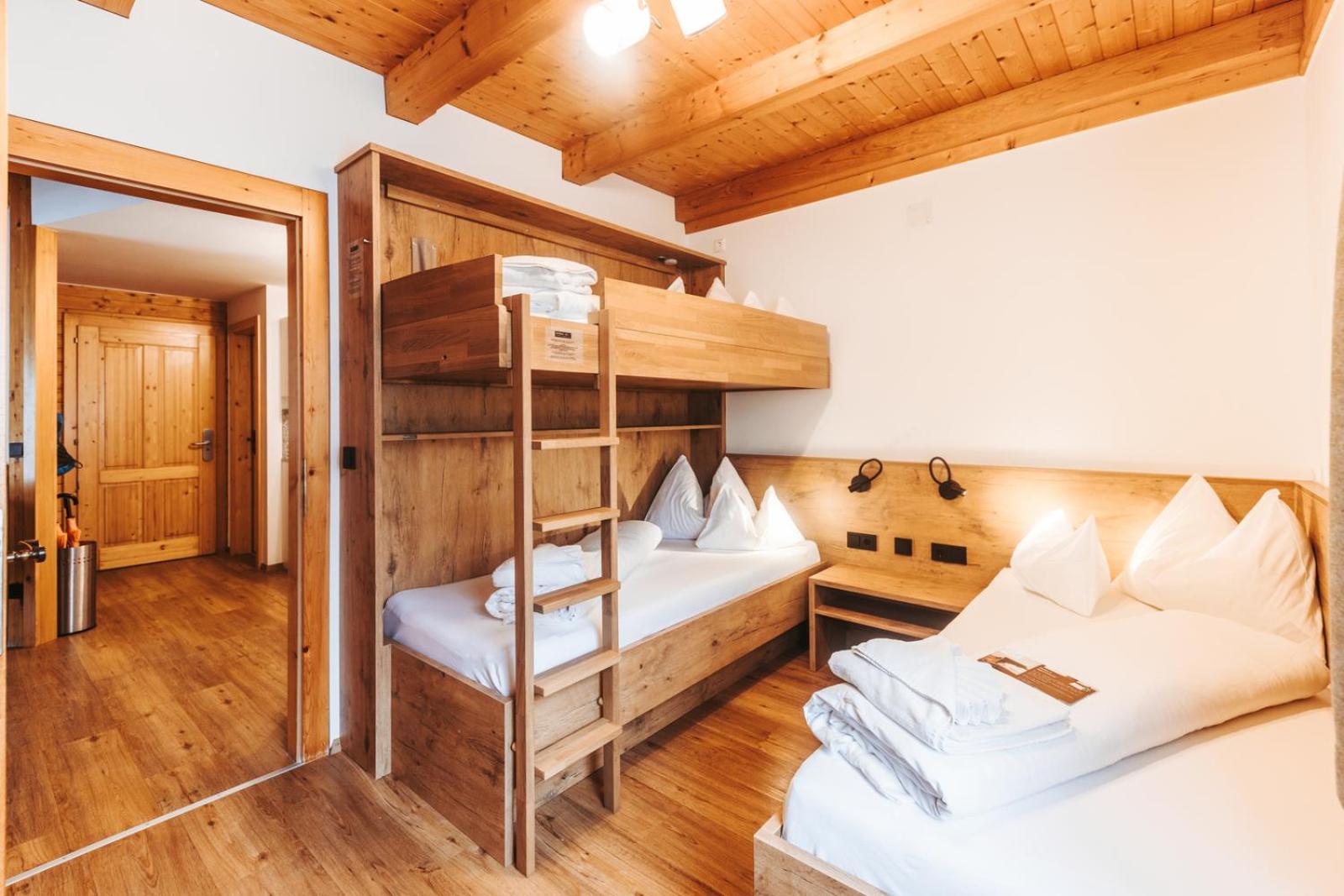 Regitnig - 4 Sterne Hotel Und Chalets Вайсензее Экстерьер фото