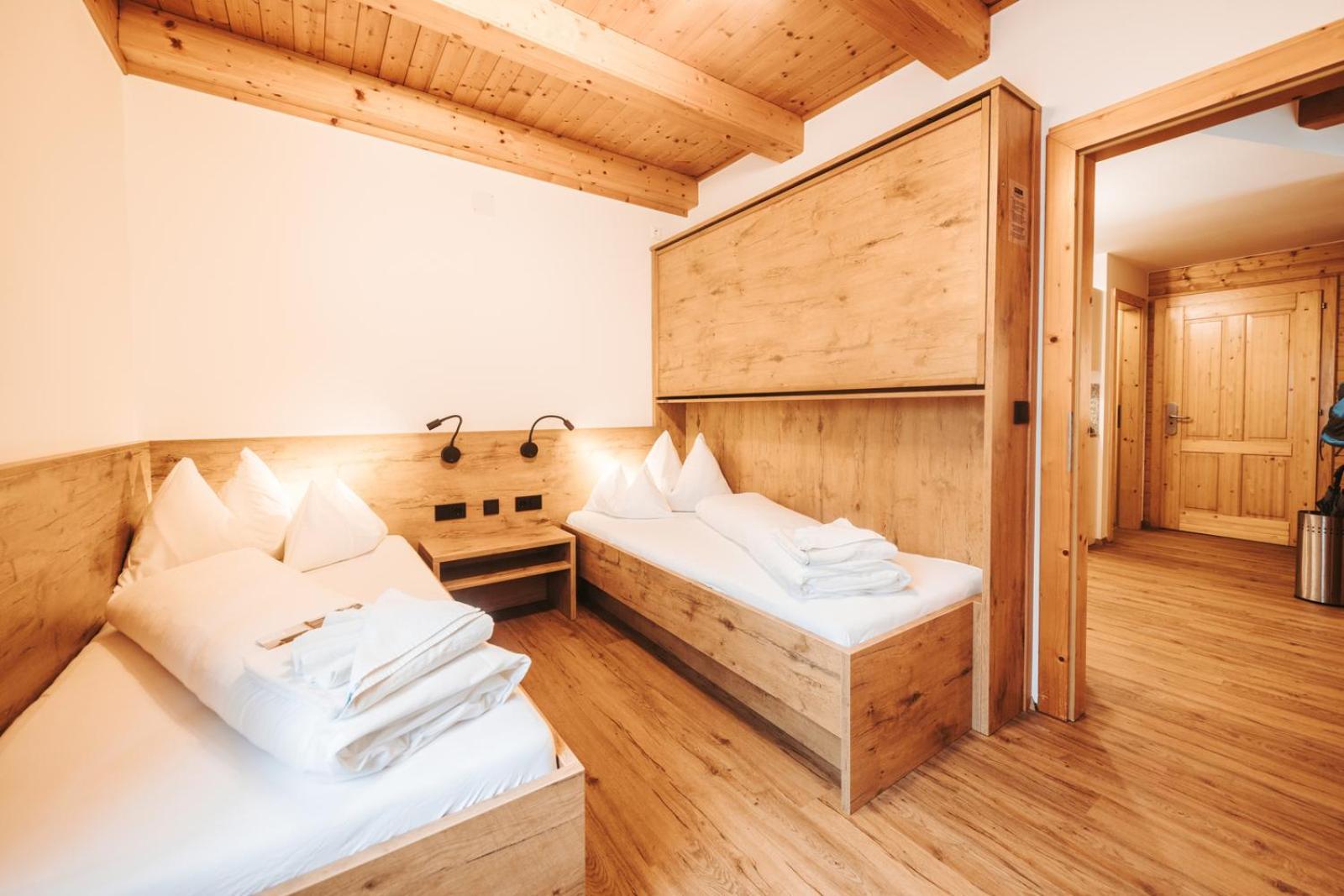 Regitnig - 4 Sterne Hotel Und Chalets Вайсензее Экстерьер фото