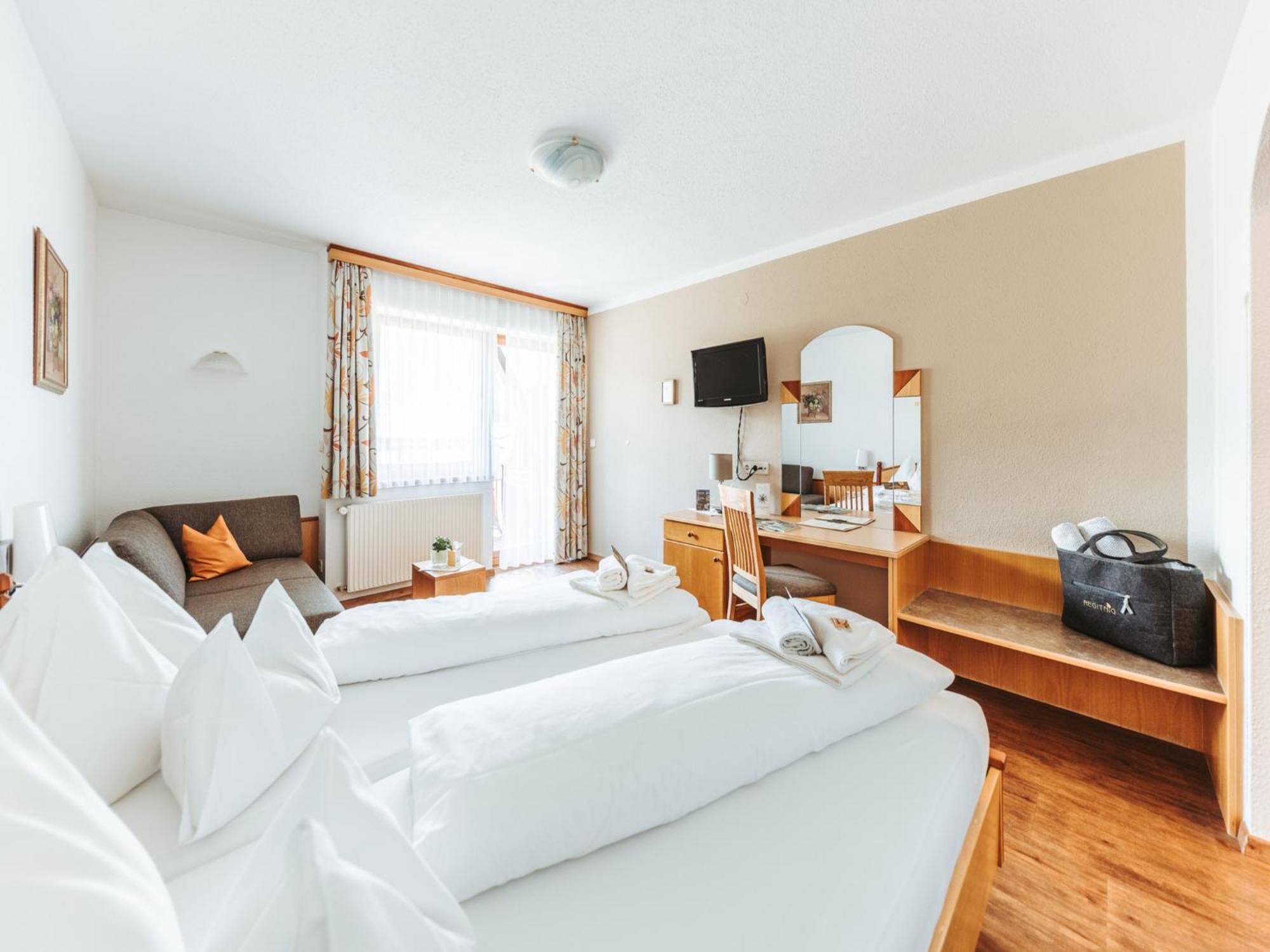 Regitnig - 4 Sterne Hotel Und Chalets Вайсензее Экстерьер фото