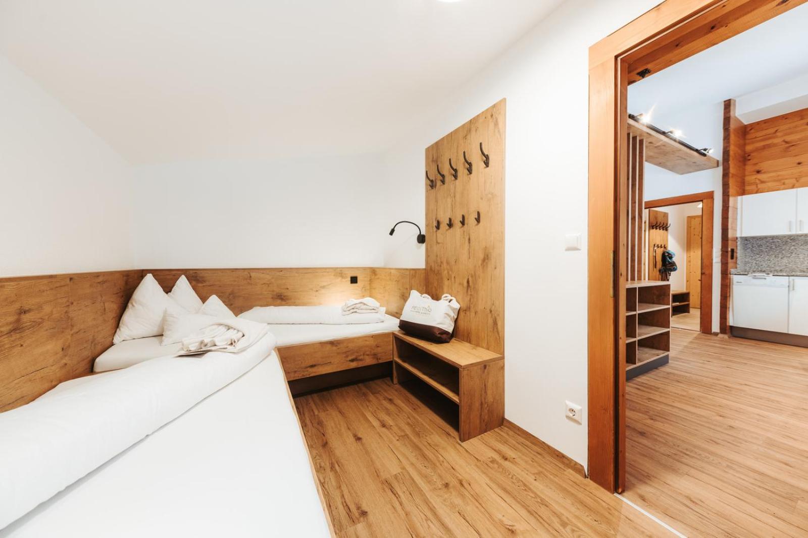 Regitnig - 4 Sterne Hotel Und Chalets Вайсензее Экстерьер фото