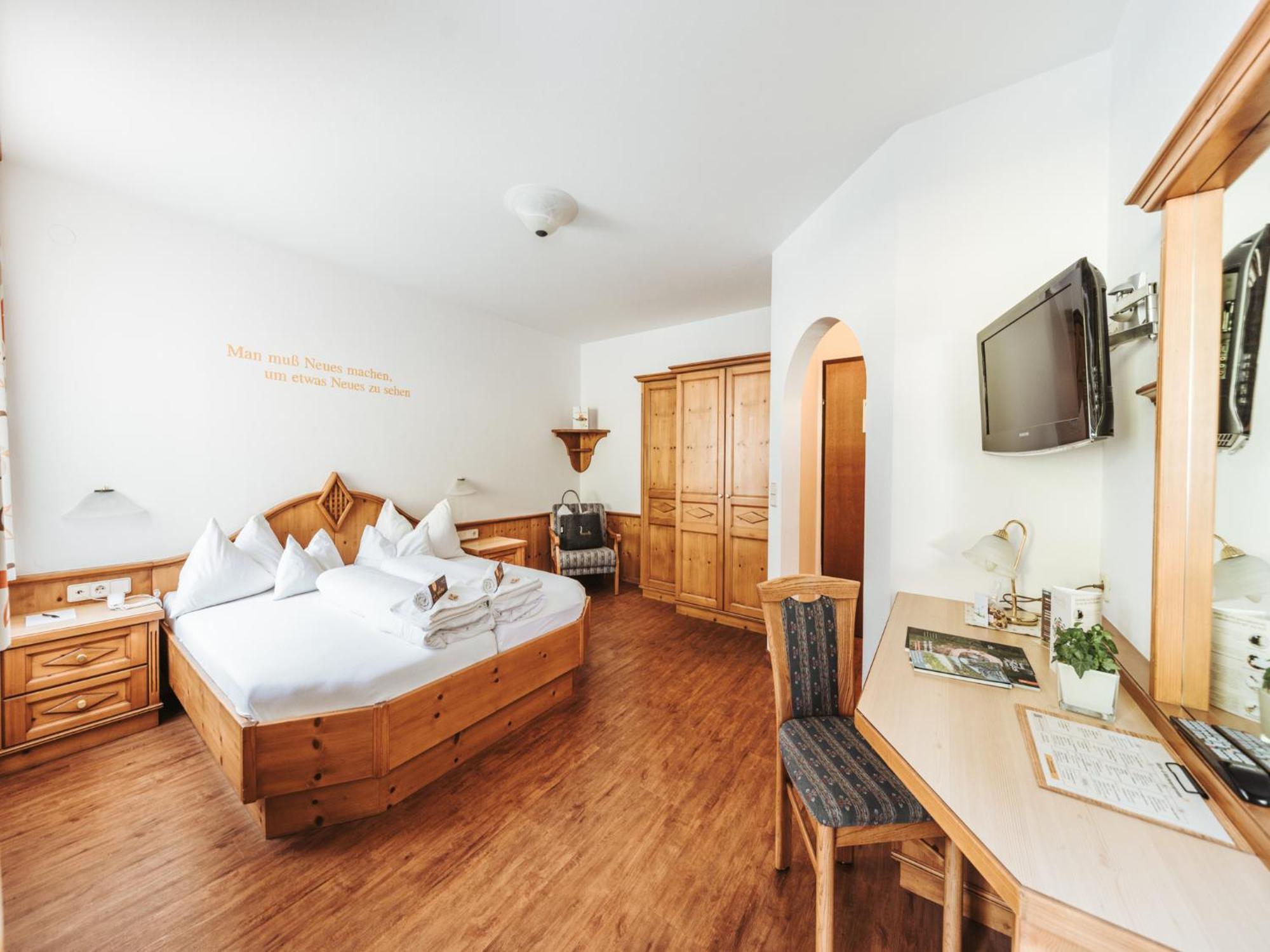 Regitnig - 4 Sterne Hotel Und Chalets Вайсензее Экстерьер фото