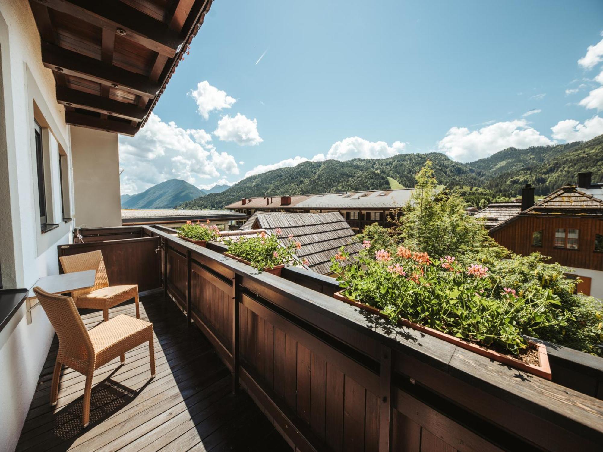 Regitnig - 4 Sterne Hotel Und Chalets Вайсензее Экстерьер фото